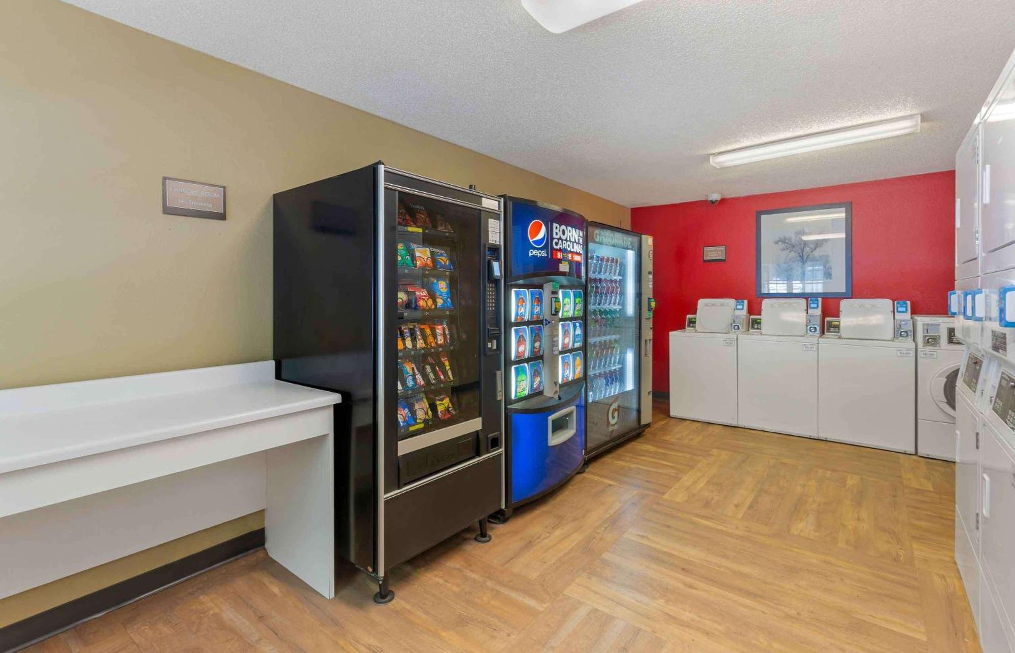 Extended Stay America Select Suites - Greensboro - Wendover Ave - Big Tree Way Luaran gambar
