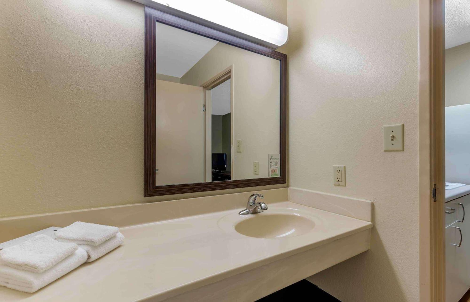Extended Stay America Select Suites - Greensboro - Wendover Ave - Big Tree Way Luaran gambar