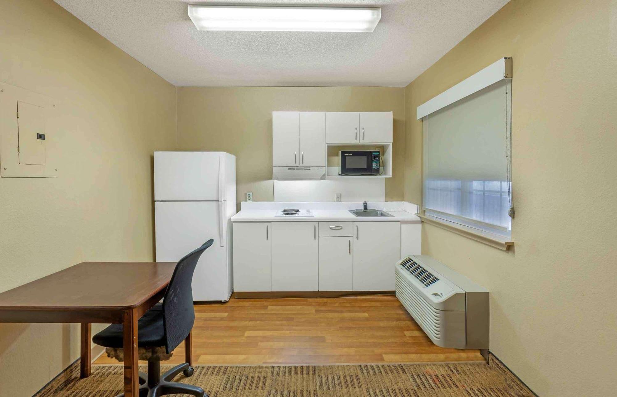 Extended Stay America Select Suites - Greensboro - Wendover Ave - Big Tree Way Luaran gambar