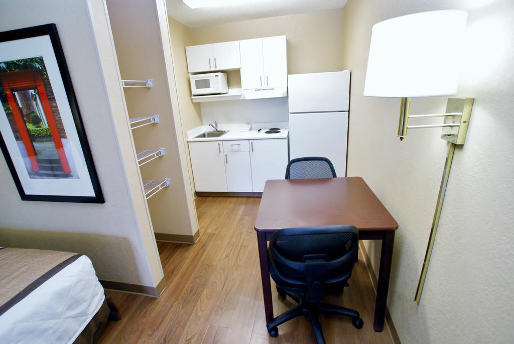 Extended Stay America Select Suites - Greensboro - Wendover Ave - Big Tree Way Luaran gambar